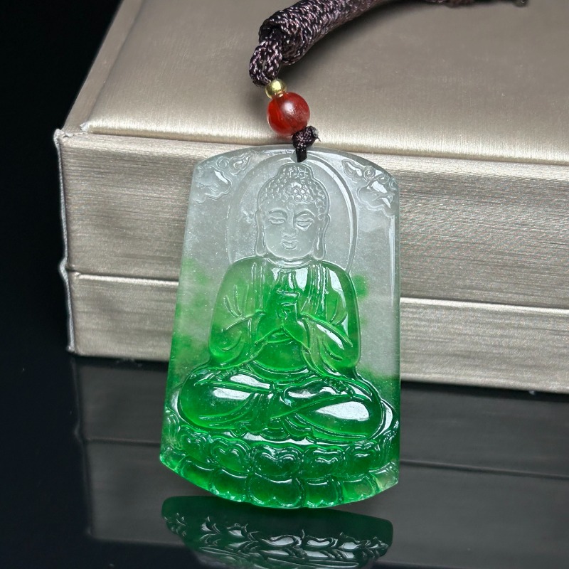 Ethnic Fashion Brands - Exquisito Colgante de Jade de Alta
