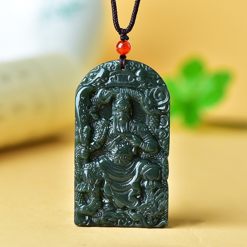 Exquisito colgante de jade de  - Ethnic Fashion Brands reseña y precio