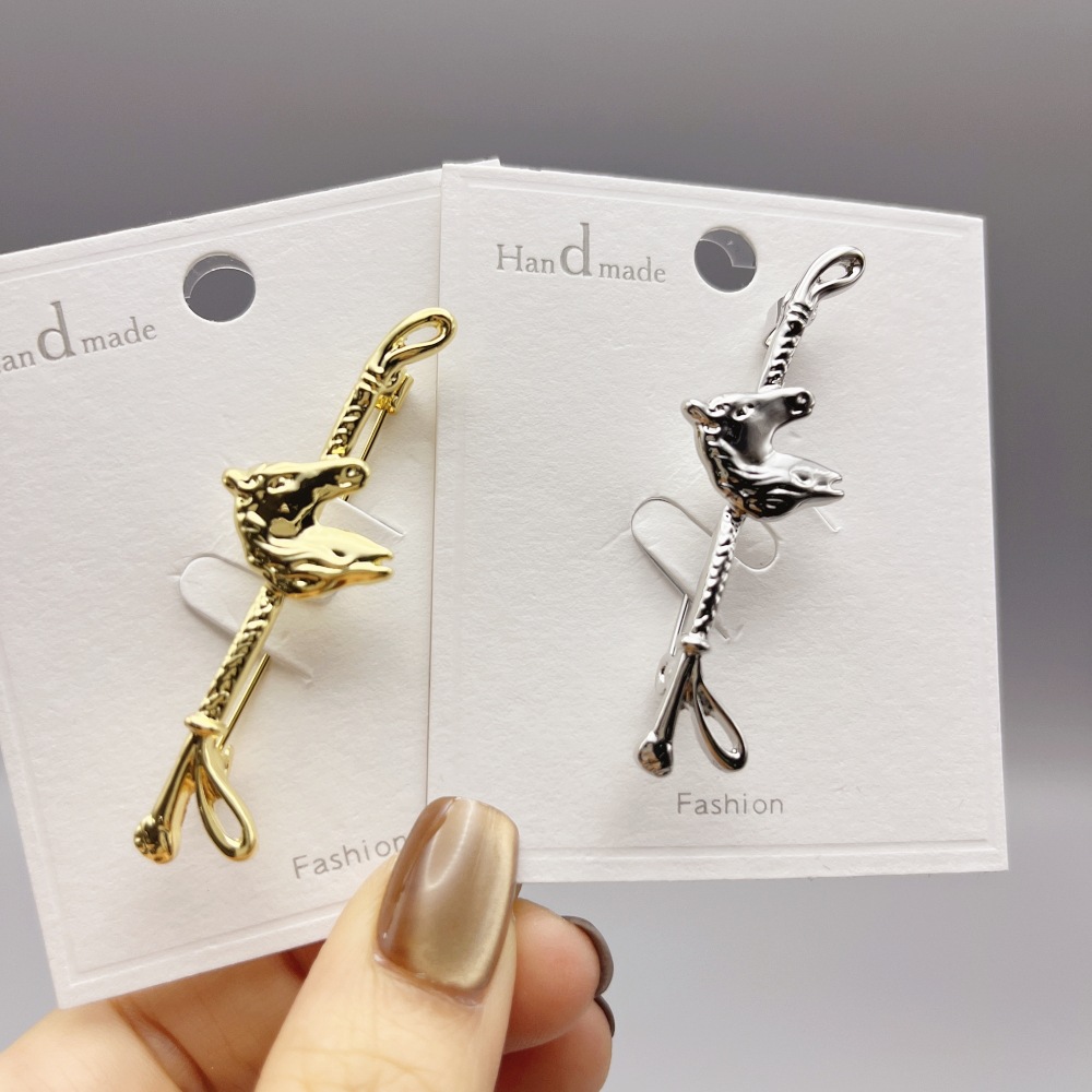 Broches de metal brillante con - Ethnic Fast Fashion reseña y precio